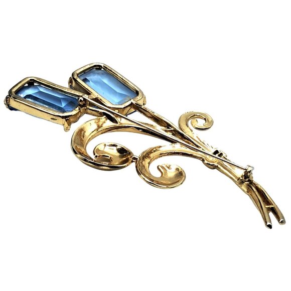 Vintage Gold Tone Floral Brooch With Blue Glass Stones Costume Jewelry - Picture 8 of 11